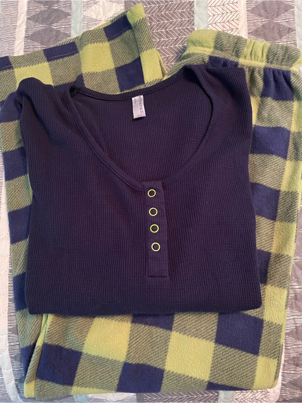 Intimo sleepwear/lounge set Henley top with checked fleece pants